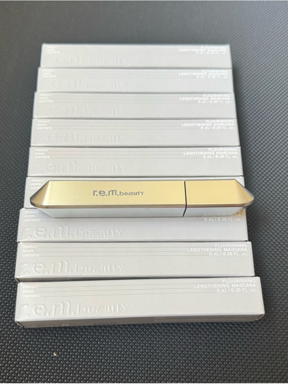 r.e.m. beauty Mascara